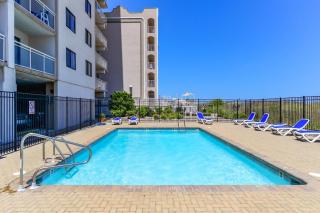 Oceanfront 2 Bedroom Modern Beach Condo w Pool - Ocean City - 7