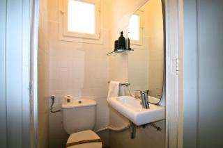 Central & Fully Equipped Apartment in Eixample Next to Metro, Sleeps 5 - Barcelone - 3