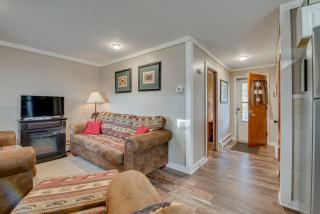 Cozy Pennsylvania Home with Fire Pit and Dock Access! - 6