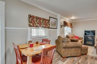 Cozy Pennsylvania Home with Fire Pit and Dock Access! - 5