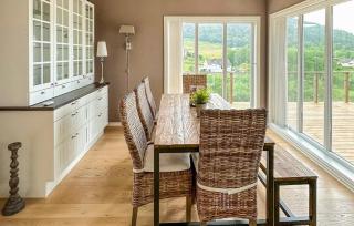 Stunning 4 bedroom home with wi-fi and jacuzzi - Sveio - 3