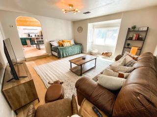 Mountain Views / near hiking trails and ski slopes - 8