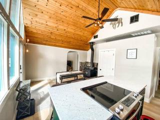 Mountain Views / near hiking trails and ski slopes - 2