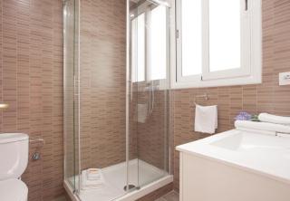 Elegance and Comfort in Barcelona, 4Bedroom Apartment in the Most Exclusive Area - Barcelone - 3