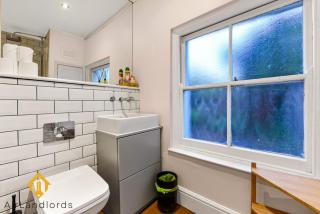 Exclusive 1 bedroom House in Hackney - London - 2