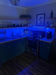 Indigo DowntownWalkable KingBed - Raleigh - 5