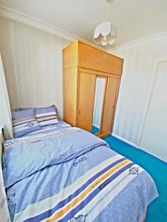 Barking London House sleeps 11 - parking - train tube - airport - Londra - 3