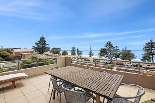 Esplanade Absolute Beach Frontage 12-20 - 0