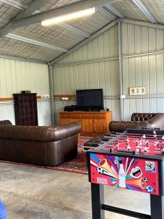 Hannah's Place in the heart of Lovedale, Hunter Valley wine country, Free bottle of wine with each booking - 9