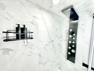 Chic 2Br Basement Haven for Families - Fast Wi-Fi - Mississauga - 2