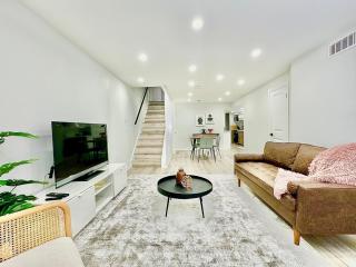 Chic 2Br Basement Haven for Families - Fast Wi-Fi - Mississauga - 4