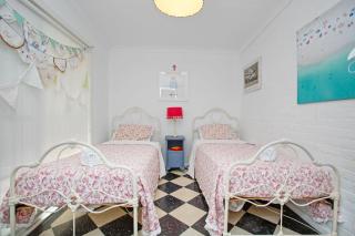 Bluebird Cottage - West Tamworth - 6
