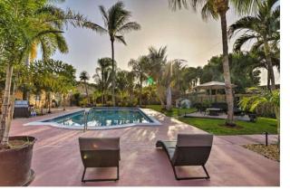 Luxury 8BR Entire Mini-Resort with Heated Pool, Tiki Bar - Tropical Paradise Near Beach! - 6