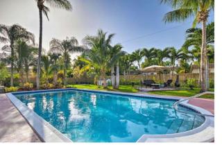 Luxury 8BR Entire Mini-Resort with Heated Pool - Tropical Paradise Near Beach! - 3