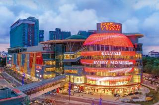 Sunway Velocity Two 公寓连接天桥步行前往 Velocity Mall以及MRT和LRT换乘站 - 7