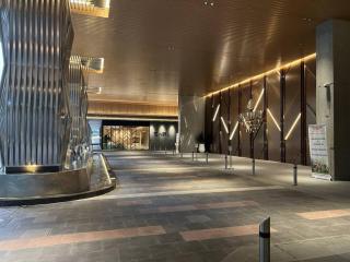 Sunway Velocity Two 公寓连接天桥步行前往 Velocity Mall以及MRT和LRT换乘站 - 4
