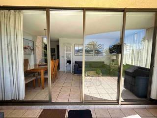 Departamento con vista al mar y jardín privado - 6