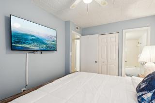 Fun & Comfy Beachside Getaway ~ King Bed ~ Balcony - Ocean City - 4