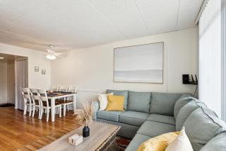 Fun & Comfy Beachside Getaway ~ King Bed ~ Balcony - Ocean City - 6
