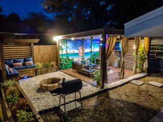 Luxury 5-BR House, Tampa Downtown with Cottage - 5