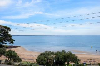 Beachfront Bliss - shared indoor pool & spa - Cowes - 3