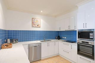 Beachfront Bliss - shared indoor pool & spa - Cowes - 1