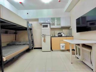 Studio Type Condo in BGC - Manila - 9