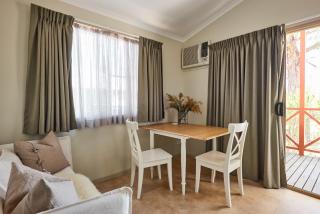 Tenterfield Lodge Caravan Park - 2
