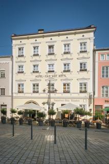 Hotel-Gasthof Höttl - Deggendorf - 9
