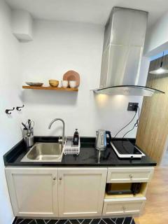 Daniel's Studio in Saigon Center with Hot tub and View - 3