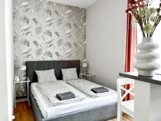 T32 Central Modern Suites - Budapest - 0