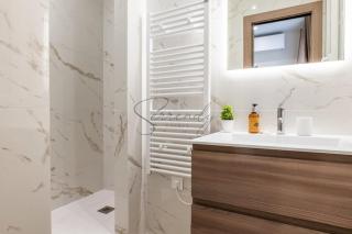 Garden-level apartment 10-min on foot to City Center - 9