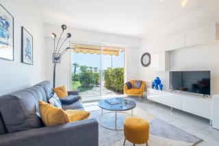 RARE! Exquisite 2-bd Apartment Facing the Sea - 4