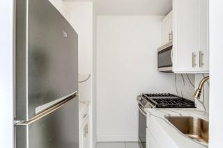 UWS 1br w gym doorman nr central park NYC-1321 - New York - 4
