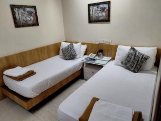 Empire Hotel - Mumbai - 7
