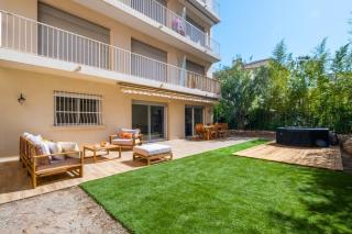 2-Bedroom Apartment with Garden - 8