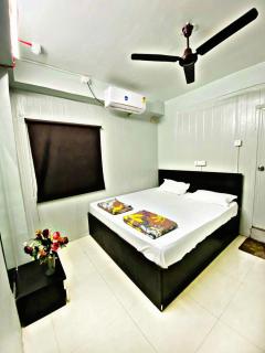 Homestay Ac Dormitory - New Delhi - 3
