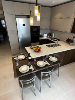 Samanthas LUXURY APARTMENT - Haraki - 6