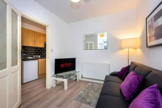Modern 1BR Apartment Near Swansea Centre - 5
