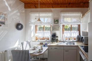 Ferienhaus Henny: 6 Geh-Minuten vom Hafen. Privater Garten - 7