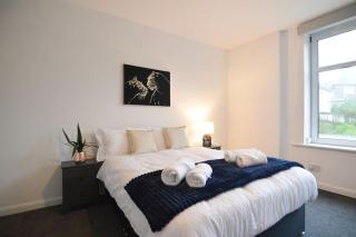 Contemporary 3 Bedroom Flat - 7
