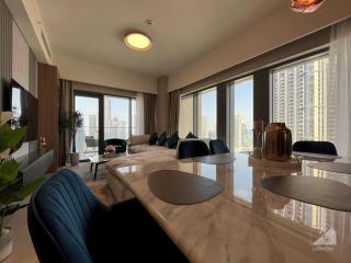 Luxury 3Bedroom Apt with balcony in Downtown - Dubai - 1
