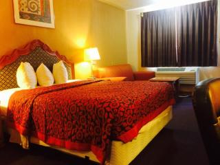 Days Inn by Wyndham McKinney - McKinney - 9