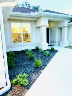 Tropical getaway w heated pool near Mineral Springs, garage included - North Port - 8