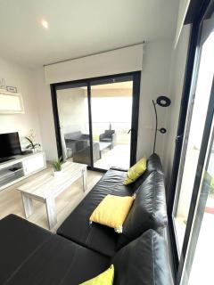 Luxury and Modern Beach Apartment with Sea Views - La Mata - 4
