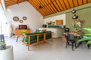 CASTELU 3BR peacefully villa near Mertanadi - Seminyak - 4