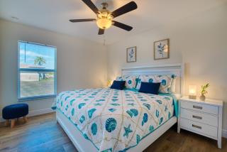VILLA APOLLO - 3,5 BEDS - 2,5 BATHS - 8 GUESTS - WATERVIEW & POOL/SPA - INCL. 10% OFF BOAT RENTAL - Cape Coral - 1