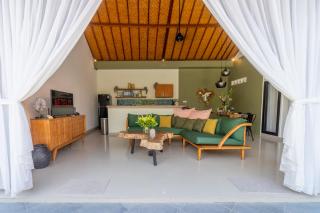 CASTELU 3BR peacefully villa near Mertanadi - Seminyak - 6