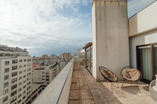 City Center Grand Apartment With Seaview Terrace by Vacationy - Porto - 7