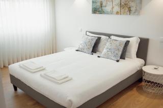 City Center Grand Apartment With Seaview Terrace by Vacationy - Porto - 6
